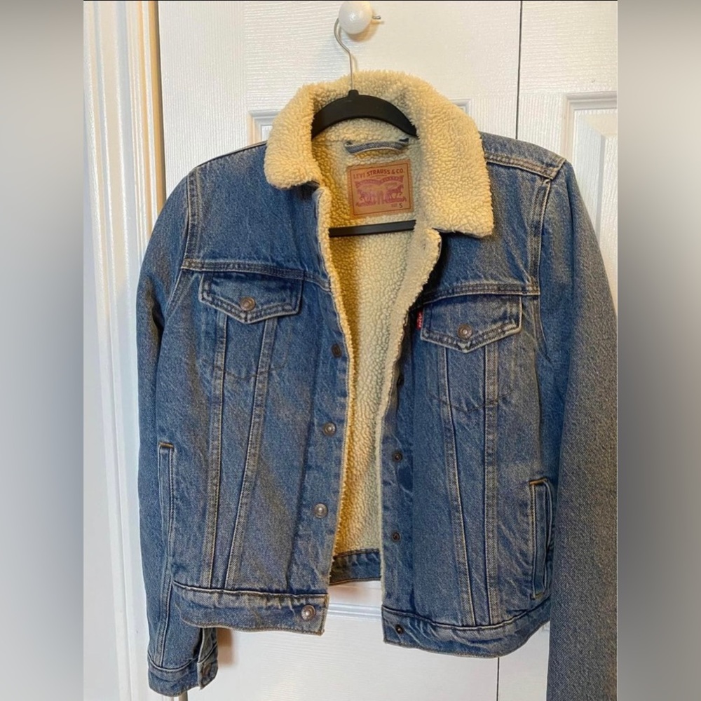 Levi’s sherpa denim jacket